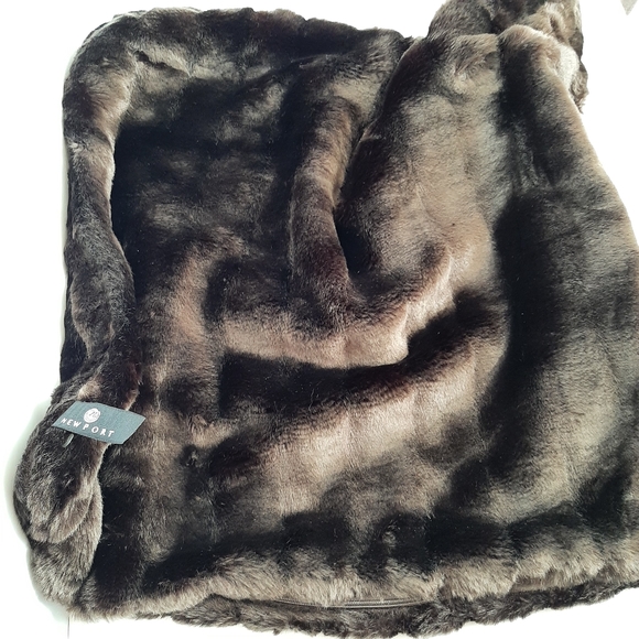 NEWPORT Faux Fur Mink Pillow Cover - Picture 14 of 16